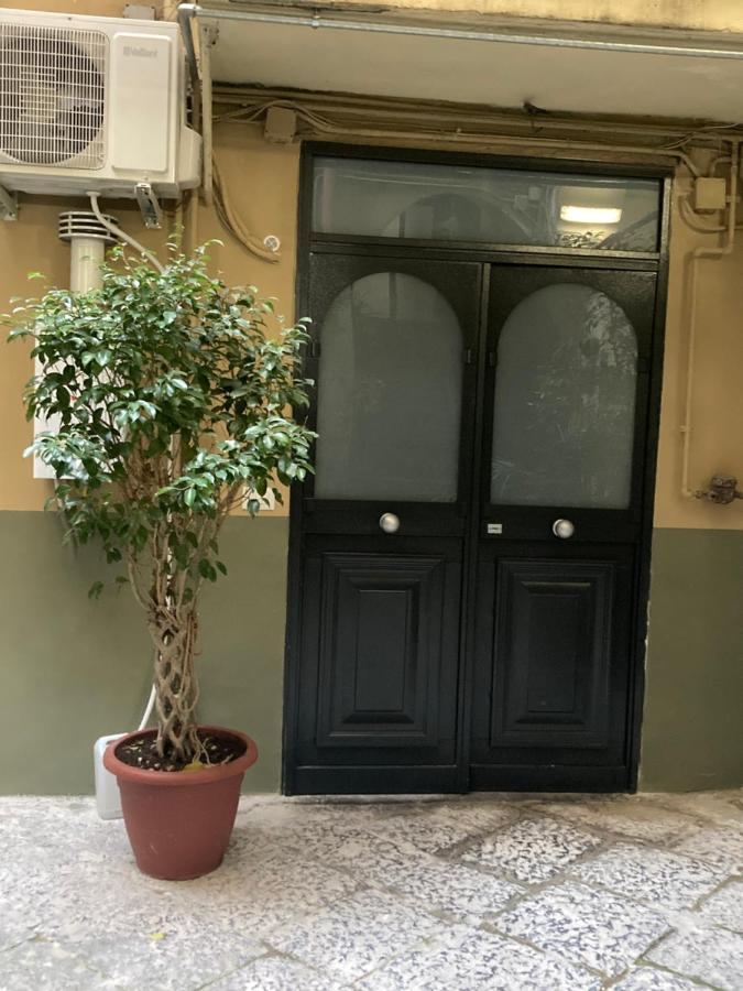Zuccarella "Zuccherino"Nel Cortile เนเปิลส์ ภายนอก รูปภาพ