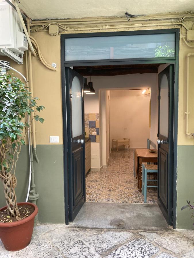 Zuccarella "Zuccherino"Nel Cortile Apartment เนเปิลส์ ภายนอก รูปภาพ